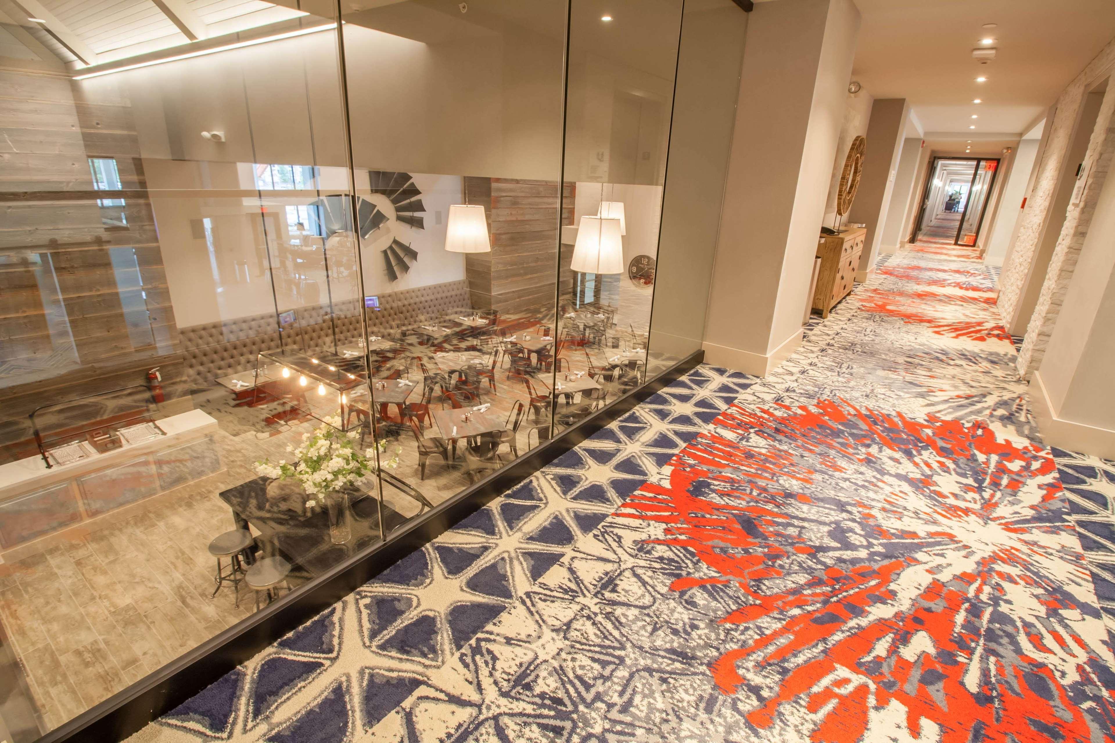 Hotel Renovo Des Moines Urbandale,Tapestry Collection Hilton Exterior foto