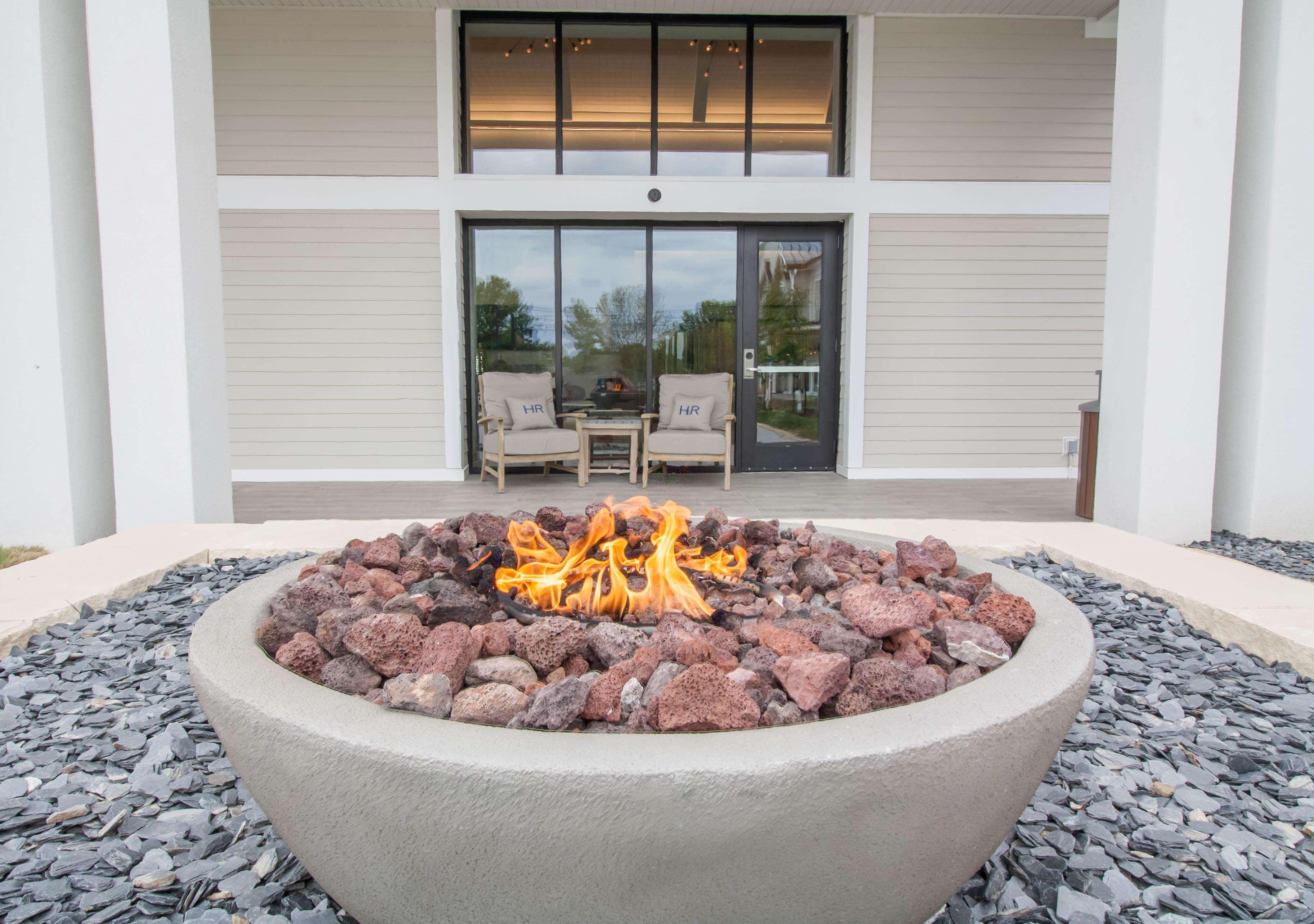 Hotel Renovo Des Moines Urbandale,Tapestry Collection Hilton Exterior foto