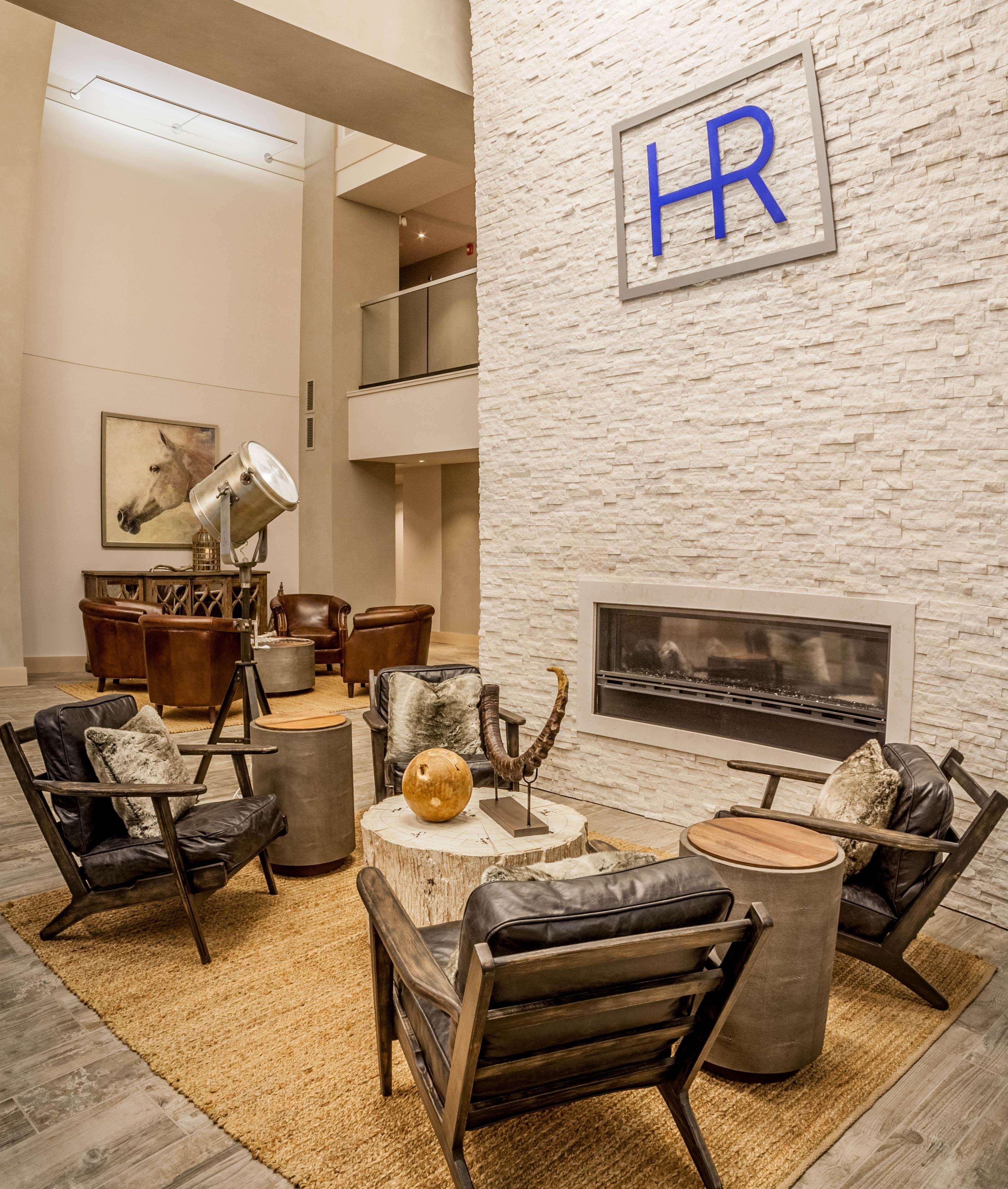 Hotel Renovo Des Moines Urbandale,Tapestry Collection Hilton Exterior foto