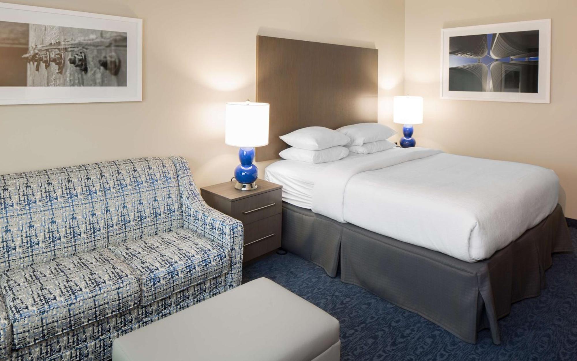 Hotel Renovo Des Moines Urbandale,Tapestry Collection Hilton Exterior foto