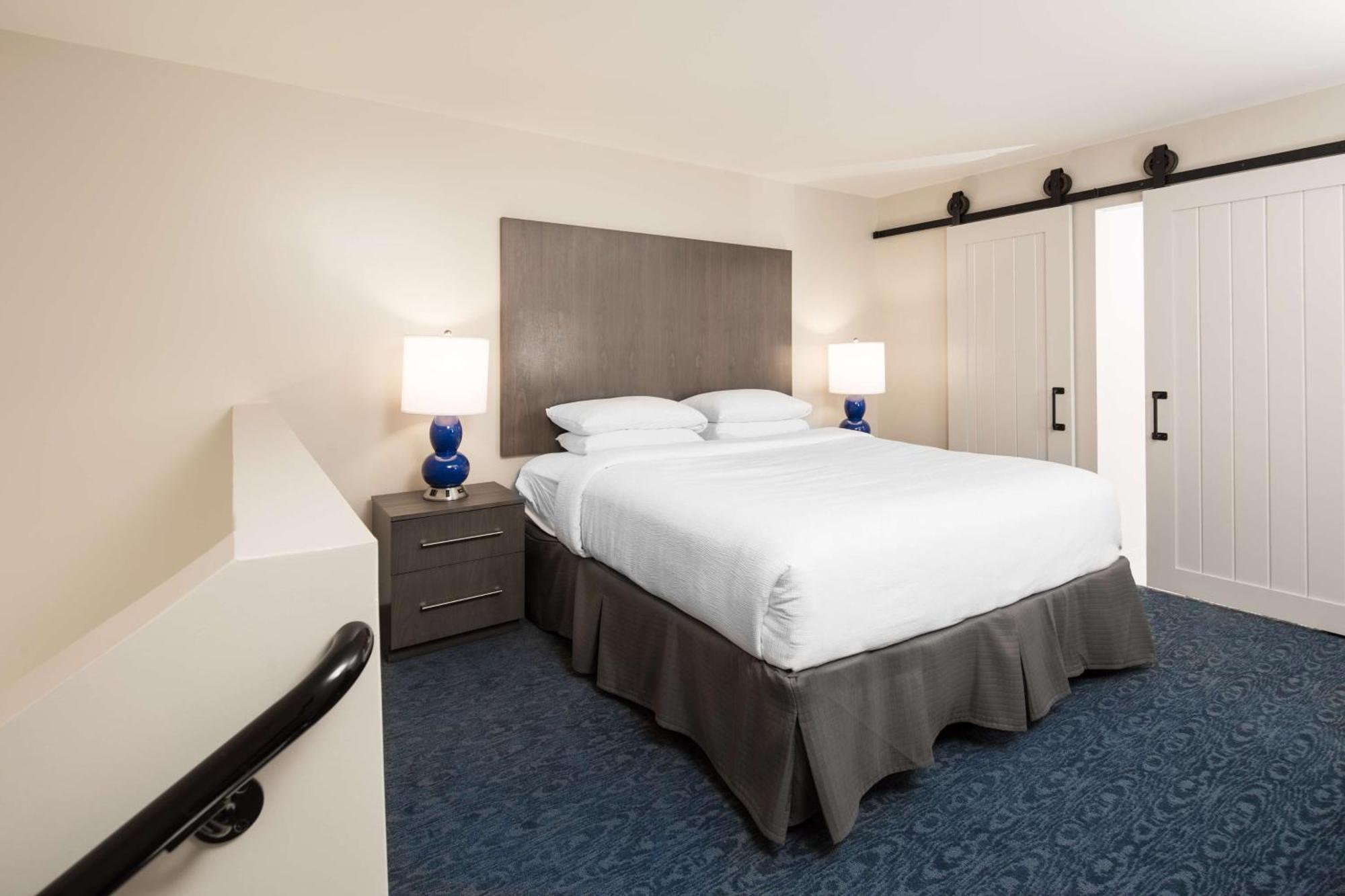 Hotel Renovo Des Moines Urbandale,Tapestry Collection Hilton Exterior foto